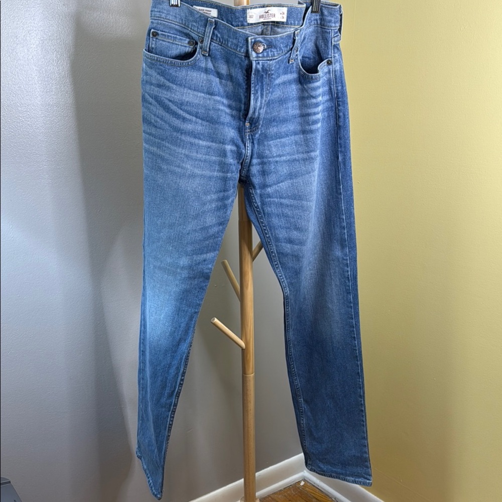 COPY - Hollister Men's Straight Blue Jeans